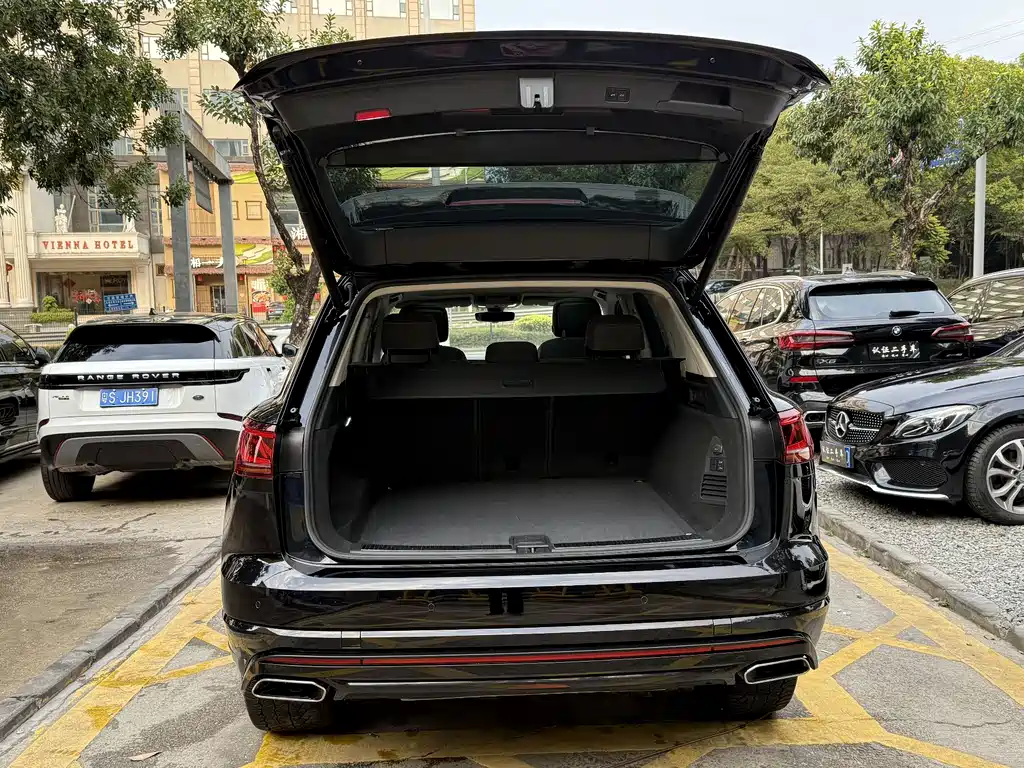 Volkswagen Volkswagen Touareg 2021 3.0TSI R-Line Sport Package 2021 - thumbnail 15