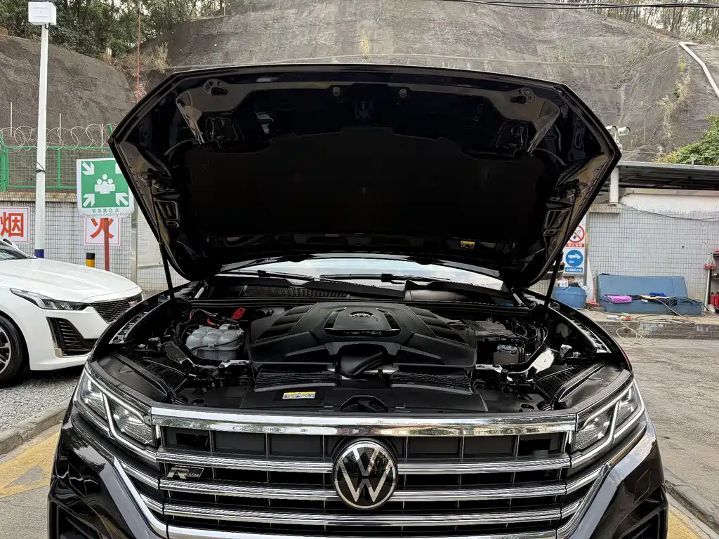 Volkswagen Volkswagen Touareg 2021 3.0TSI R-Line Sport Package 2021 - thumbnail 17