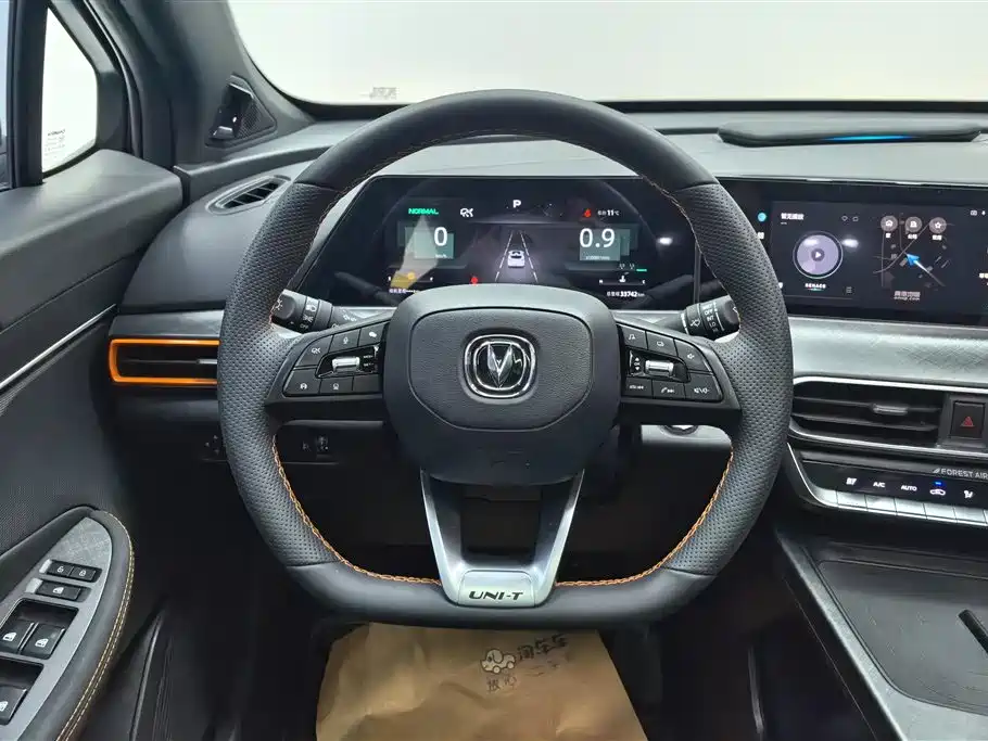 Changan Changan UNI-T 2022 1.5T Sport Edition Premium Model 2023 - thumbnail 15