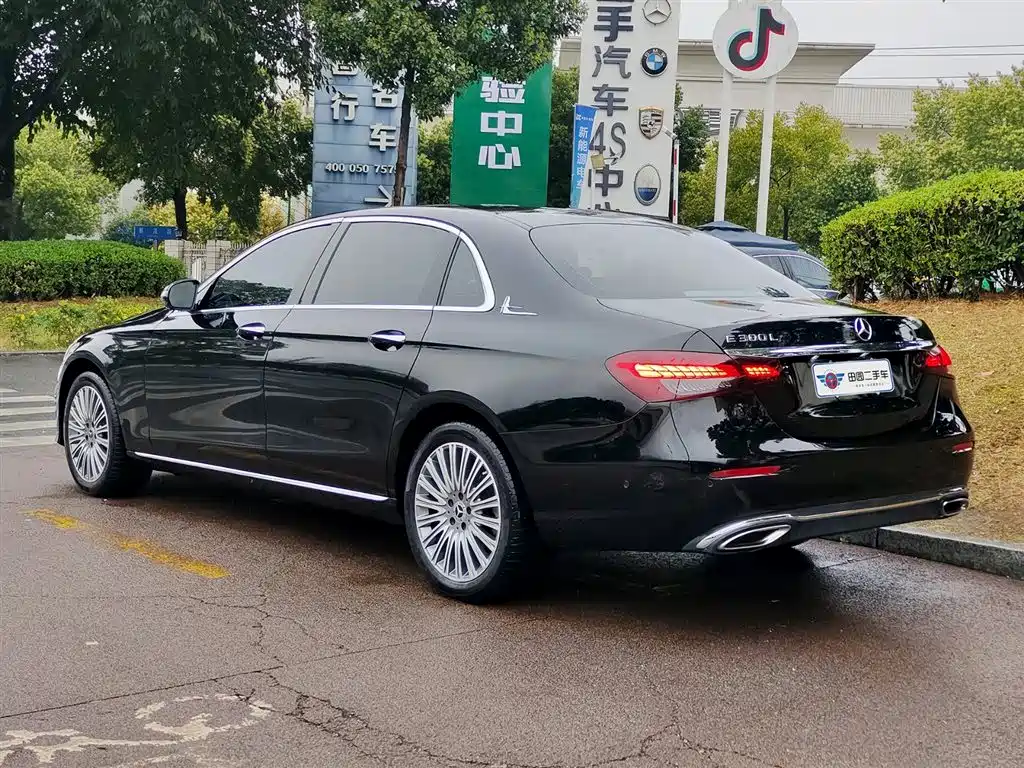 Mercedes-Benz Mercedes-Benz E-Class 2022 Model Year Facelift E 300 L Fashion Edition 2022 - thumbnail 4