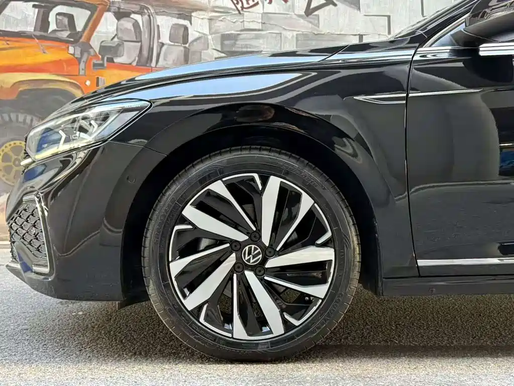 Volkswagen Volkswagen Passat 2022 330TSI Luxury Starry Sky Edition 2023 - thumbnail 6