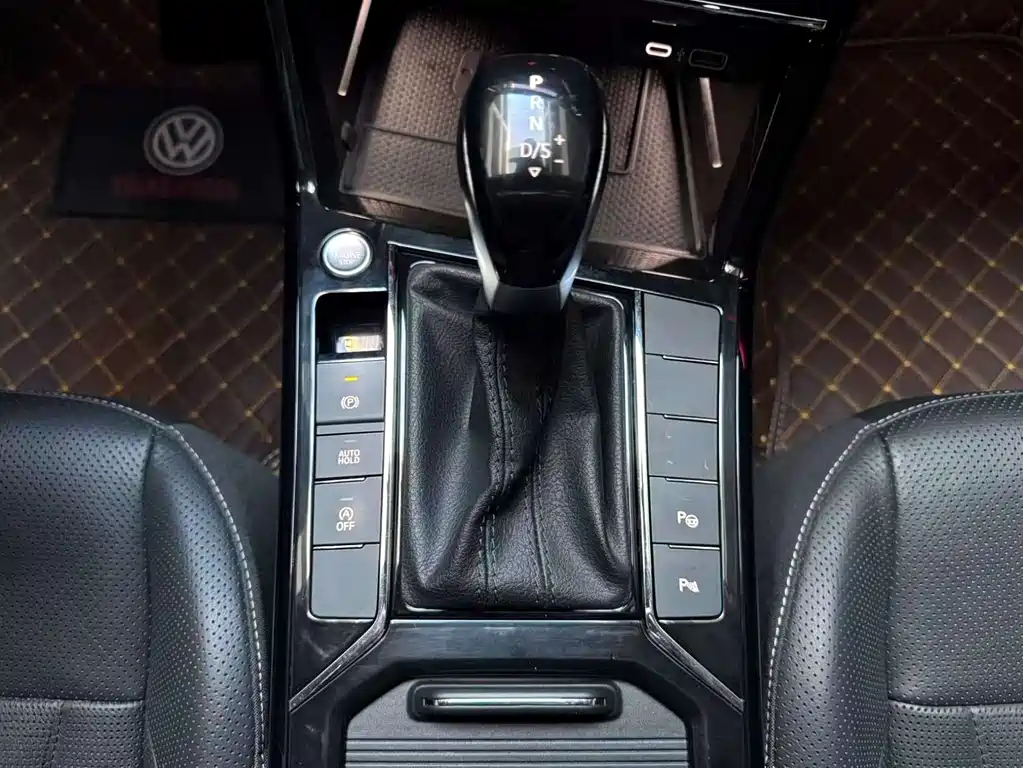 Volkswagen Volkswagen Passat 2022 330TSI Luxury Starry Sky Edition 2023 - thumbnail 15