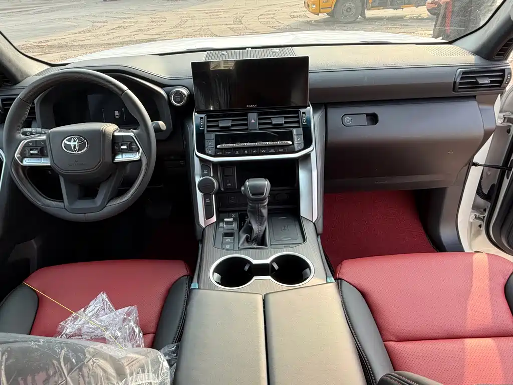 Toyota Land Cruiser LC300 2026 4.0L Automatic 2026 - thumbnail 12