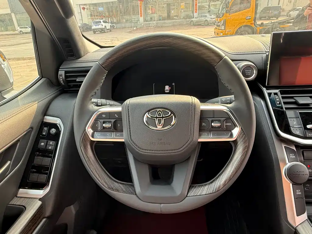 Toyota Land Cruiser LC300 2026 4.0L Automatic 2026 - thumbnail 14