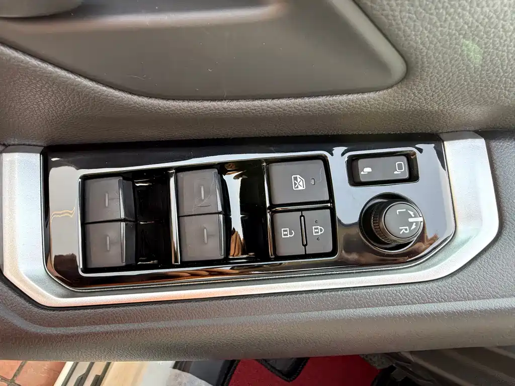 Toyota Land Cruiser LC300 2026 4.0L Automatic 2026 - thumbnail 23