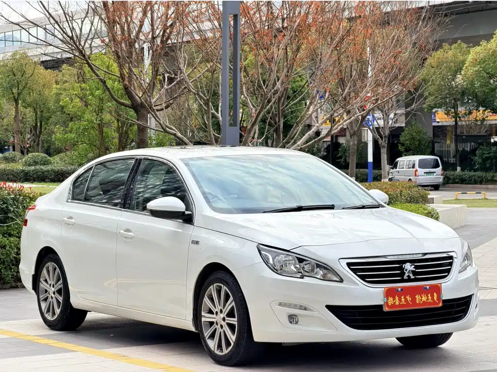 Peugeot Peugeot 408 2015 1.2T Automatic Luxury Edition 2016 - thumbnail 3