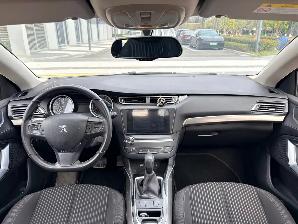 Peugeot Peugeot 408 2015 1.2T Automatic Luxury Edition 2016 - thumbnail 7