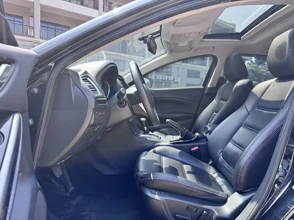 Mazda Mazda6 2015 2.0L Skyactiv Luxury Edition 2016 - thumbnail 4