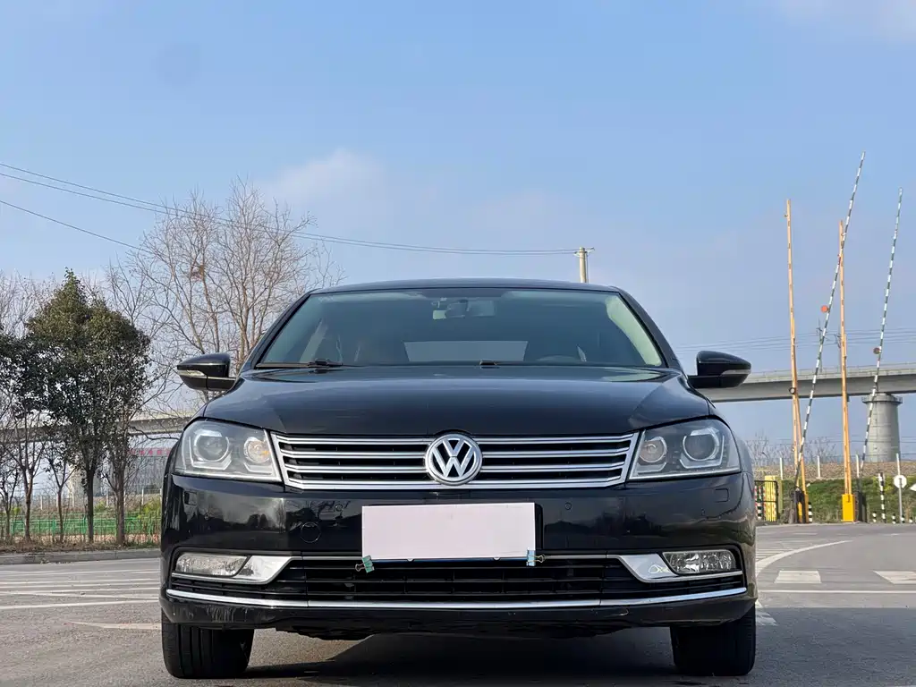 Volkswagen Volkswagen Magotan 2015 Facelift 1.8TSI Luxury Edition 2015 - thumbnail 2