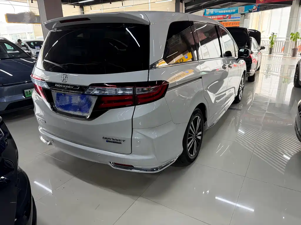 Honda Honda Odyssey 2021 2.0L Elite Version 2021 - thumbnail 3