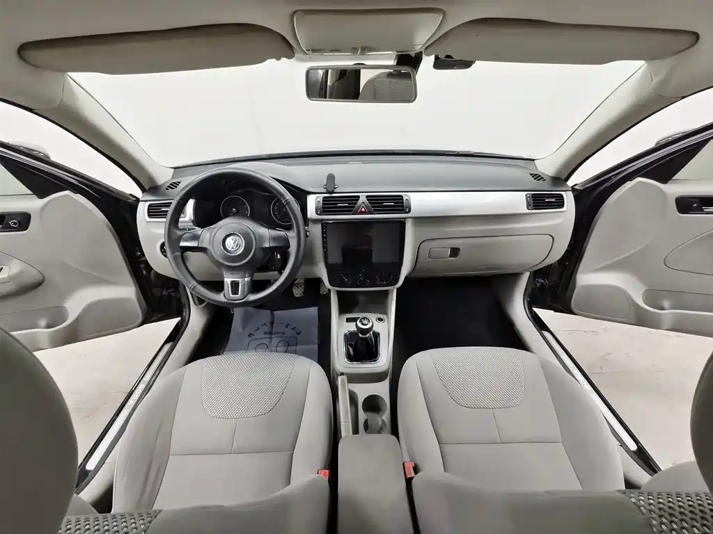 Volkswagen Volkswagen Bora 2012 1.6L Manual Comfort Model 2012 - thumbnail 9