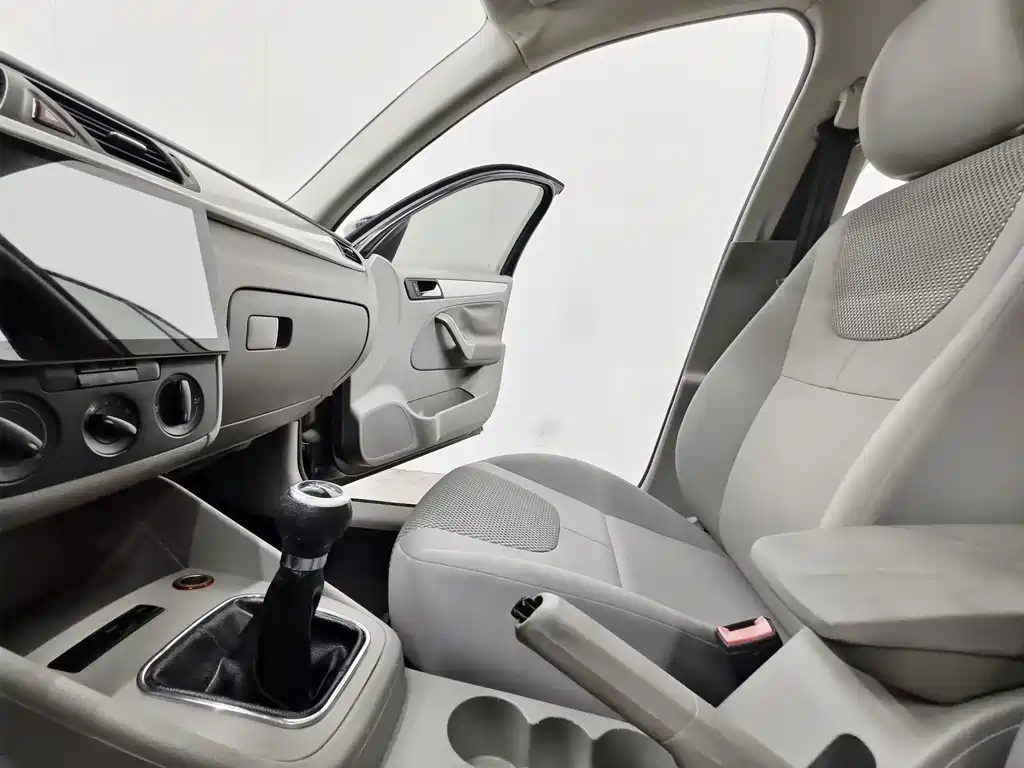Volkswagen Volkswagen Bora 2012 1.6L Manual Comfort Model 2012 - thumbnail 12