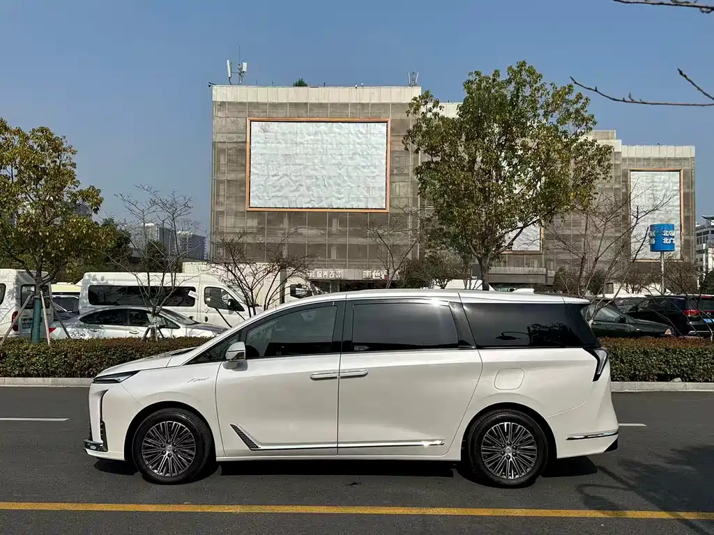 Buick Buick GL8 New Energy 2024 Landtrek Intelligent Enjoyment Edition 7-seater 2025 - thumbnail 5