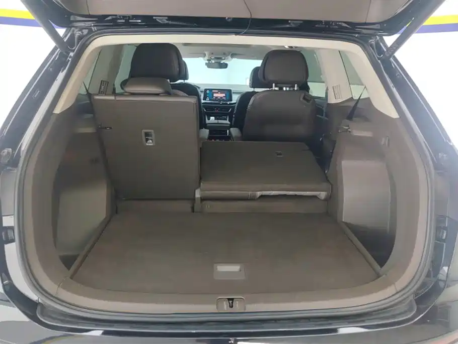 Volkswagen Viloran 2024 380TSI Premium Edition 2023 - thumbnail 4