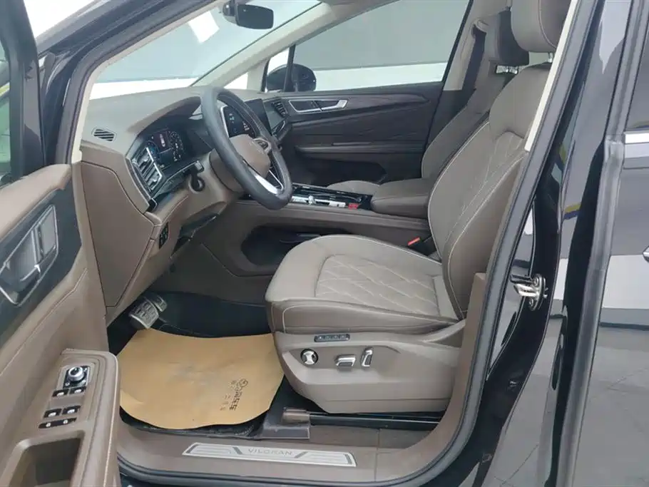 Volkswagen Viloran 2024 380TSI Premium Edition 2023 - thumbnail 9
