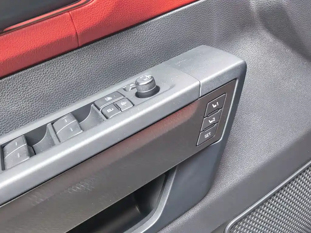 Toyota Toyota Sequoia 2025 3.5L Automatic 2026 - thumbnail 18