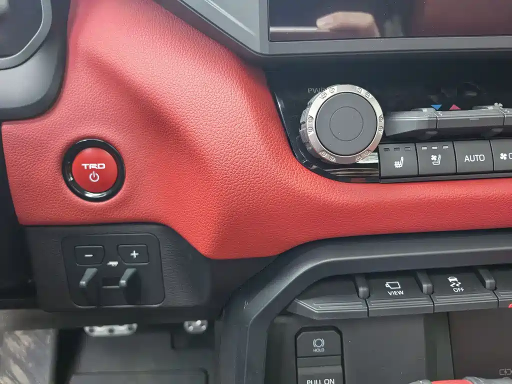 Toyota Toyota Sequoia 2025 3.5L Automatic 2026 - thumbnail 23