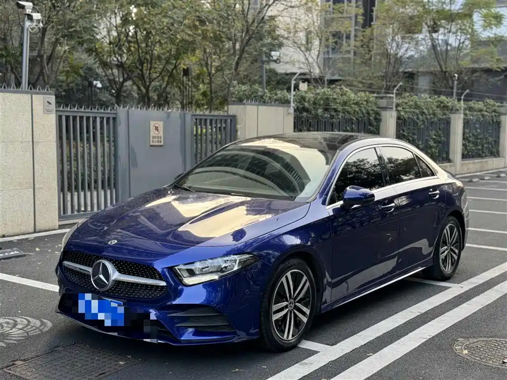Mercedes-Benz Mercedes-Benz A-Class 2020 Facelift A 180 L Sport Sedan 2020 - thumbnail 2