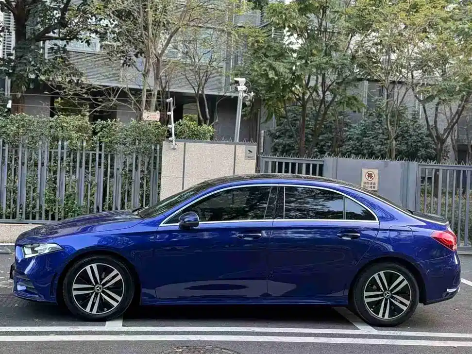 Mercedes-Benz Mercedes-Benz A-Class 2020 Facelift A 180 L Sport Sedan 2020 - thumbnail 10