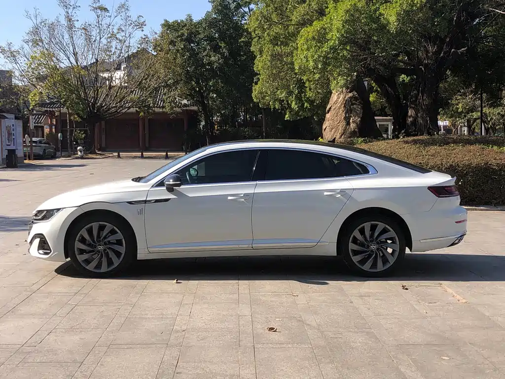 Volkswagen Faw-Volkswagen CC 2023 380TSI Dazzling Edition 2023 - thumbnail 3