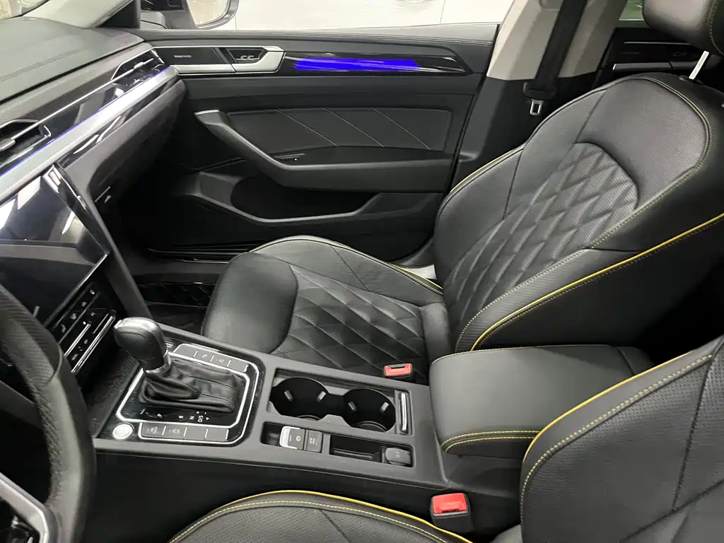 Volkswagen Faw-Volkswagen CC 2023 380TSI Dazzling Edition 2023 - thumbnail 6