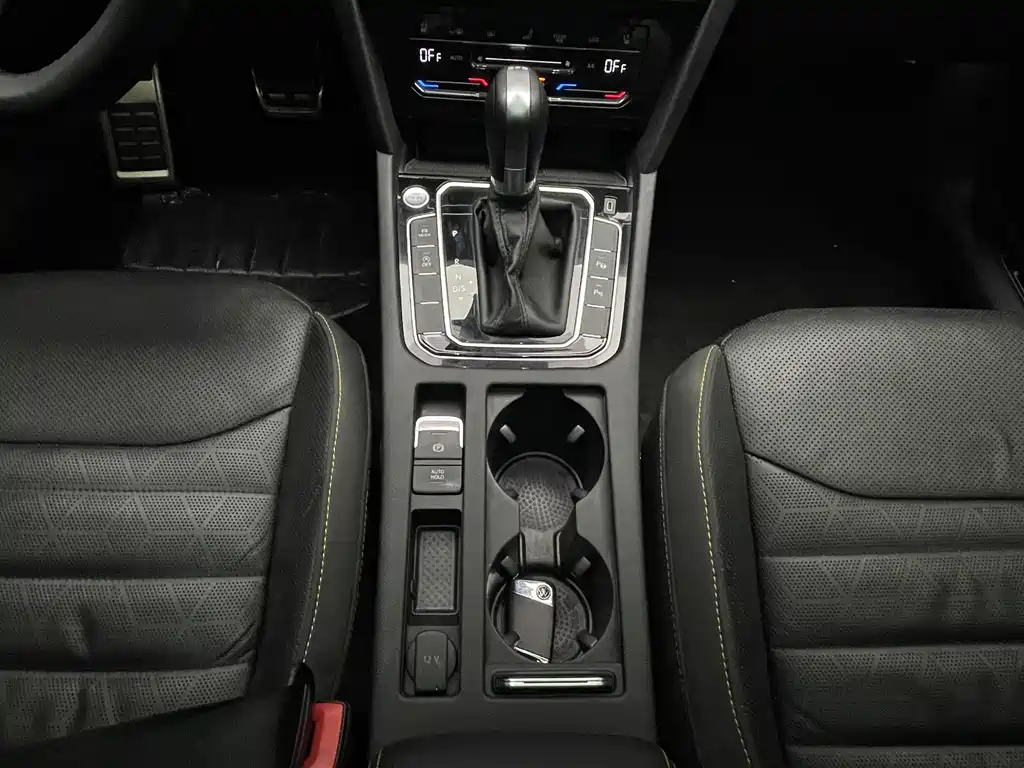 Volkswagen Faw-Volkswagen CC 2023 380TSI Dazzling Edition 2023 - thumbnail 6