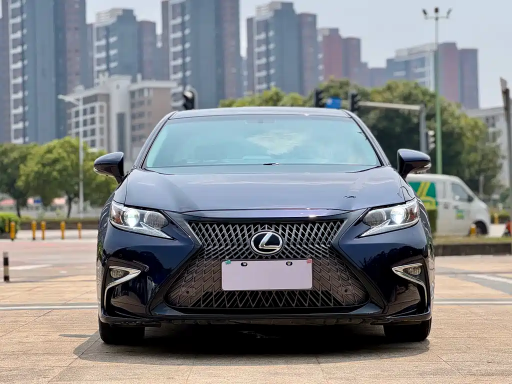 Lexus Lexus ES 2015 ES 200 Luxury Edition 2018 - thumbnail 2