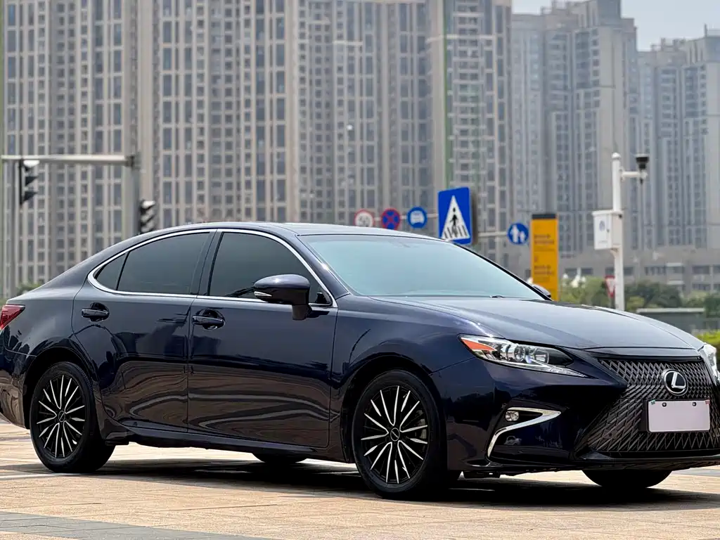 Lexus Lexus ES 2015 ES 200 Luxury Edition 2018 - thumbnail 3
