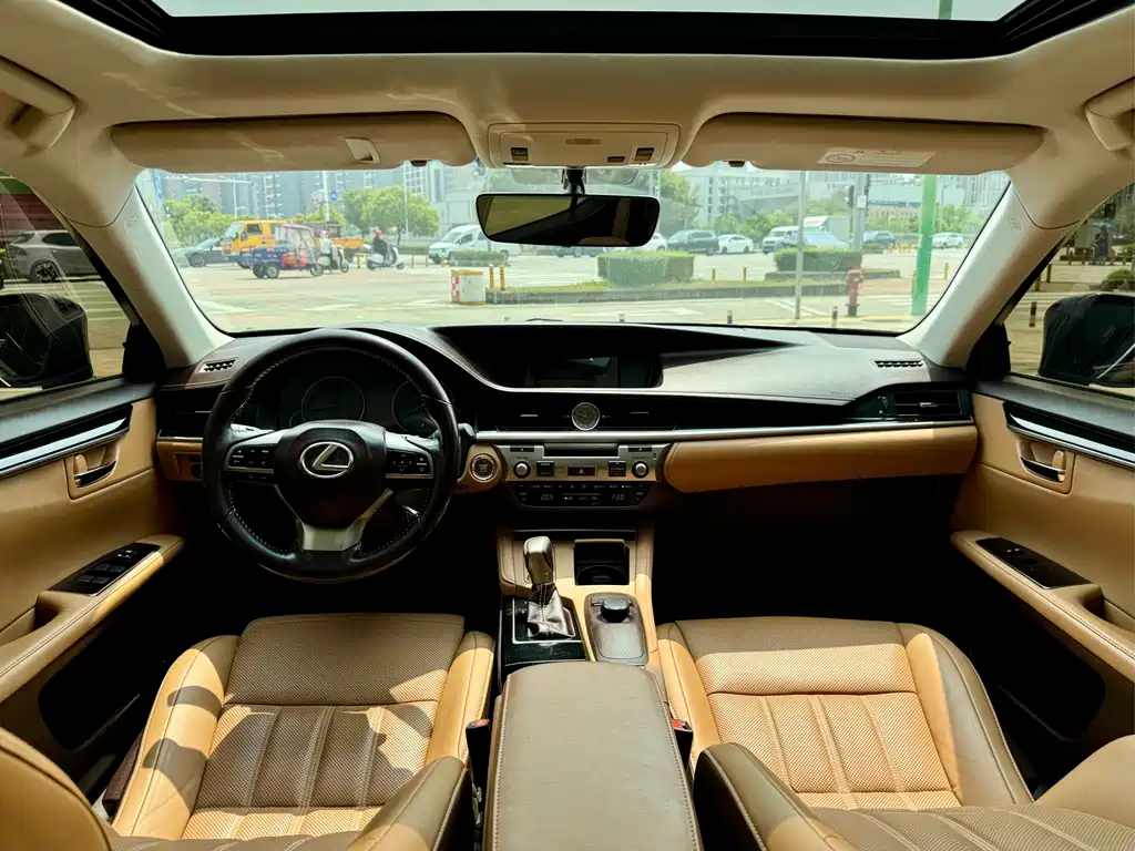 Lexus Lexus ES 2015 ES 200 Luxury Edition 2018 - thumbnail 5
