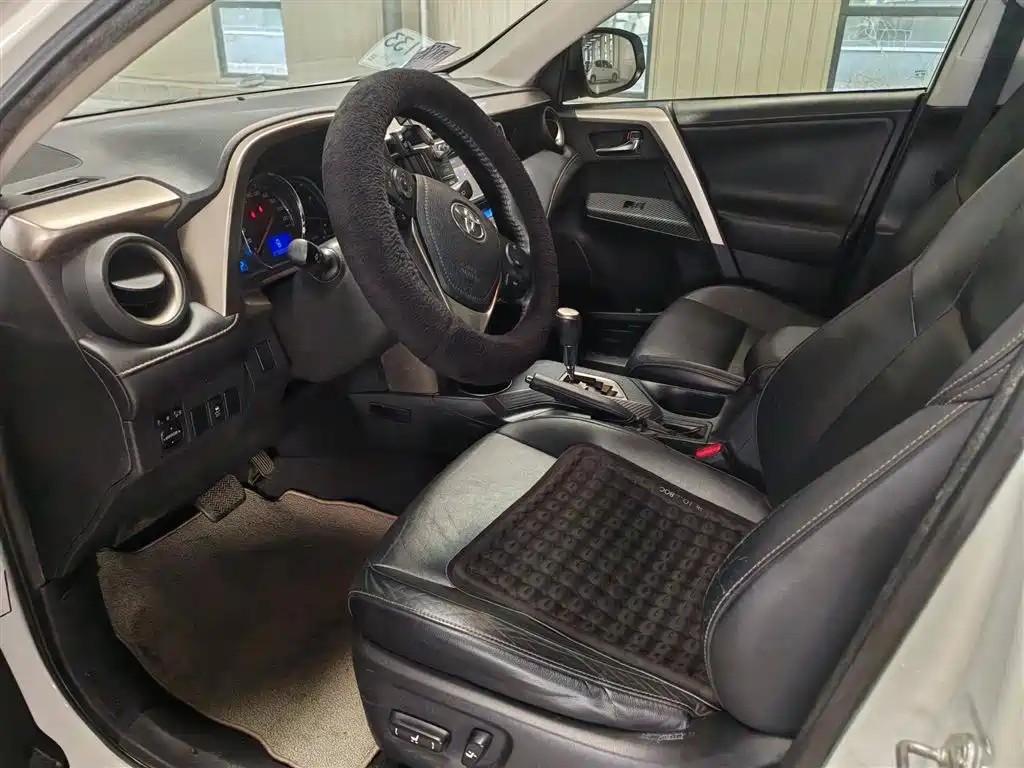 Toyota RAV4 2013 2.5L Automatic AWD Luxury Edition 2013 - thumbnail 4