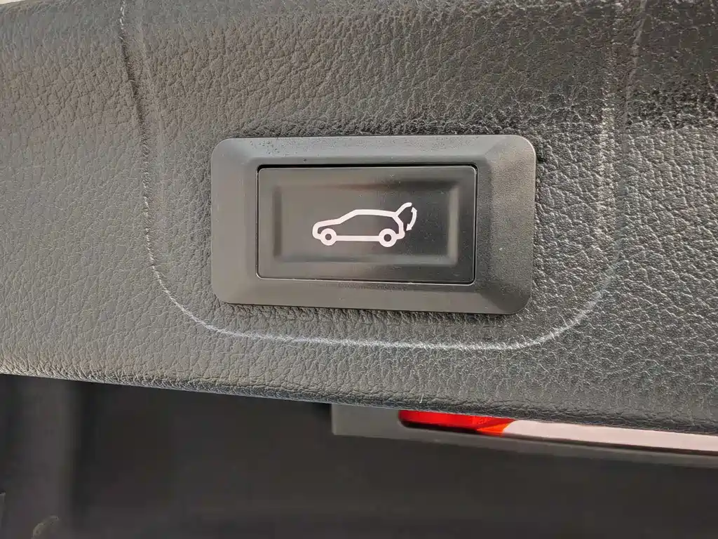 Mercedes-Benz Mercedes-Benz C-Class 2023 C 200 L Sport Edition 2023 - thumbnail 9