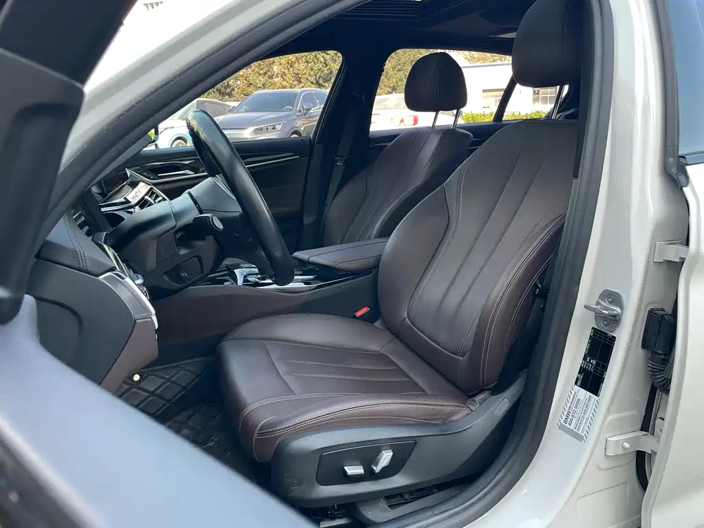 BMW BMW 5 Series 2019 525Li M Sport Package 2019 - thumbnail 10