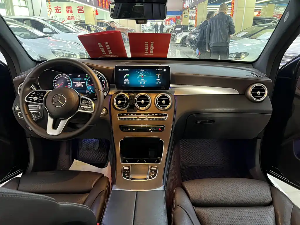 Mercedes-Benz Mercedes-Benz GLC 2020 GLC 300 L 4MATIC Sport Edition 2020 - thumbnail 21
