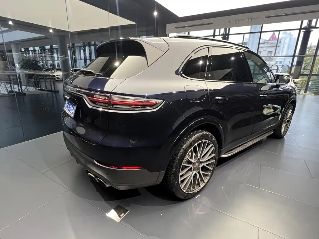 Porsche Porsche Cayenne 2022 3.0T Platinum Edition 2022 - thumbnail 3