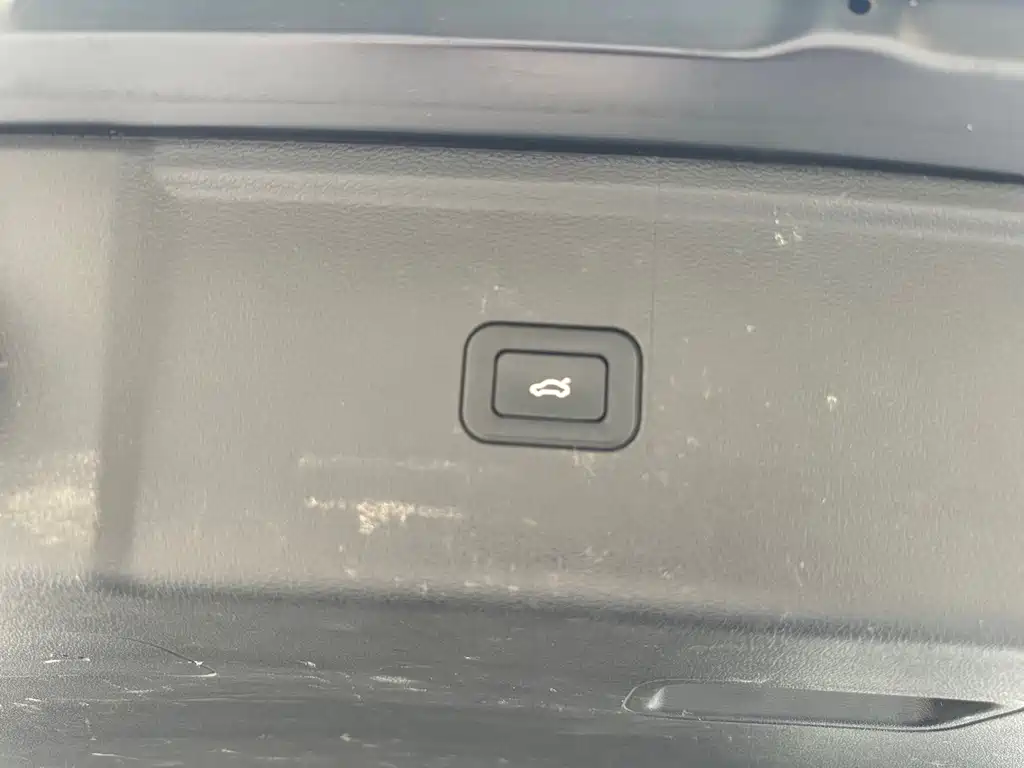 Hongqi Hongqi HS5 2022 2.0T Smart Connect Flag Enjoy Edition 2023 - thumbnail 21