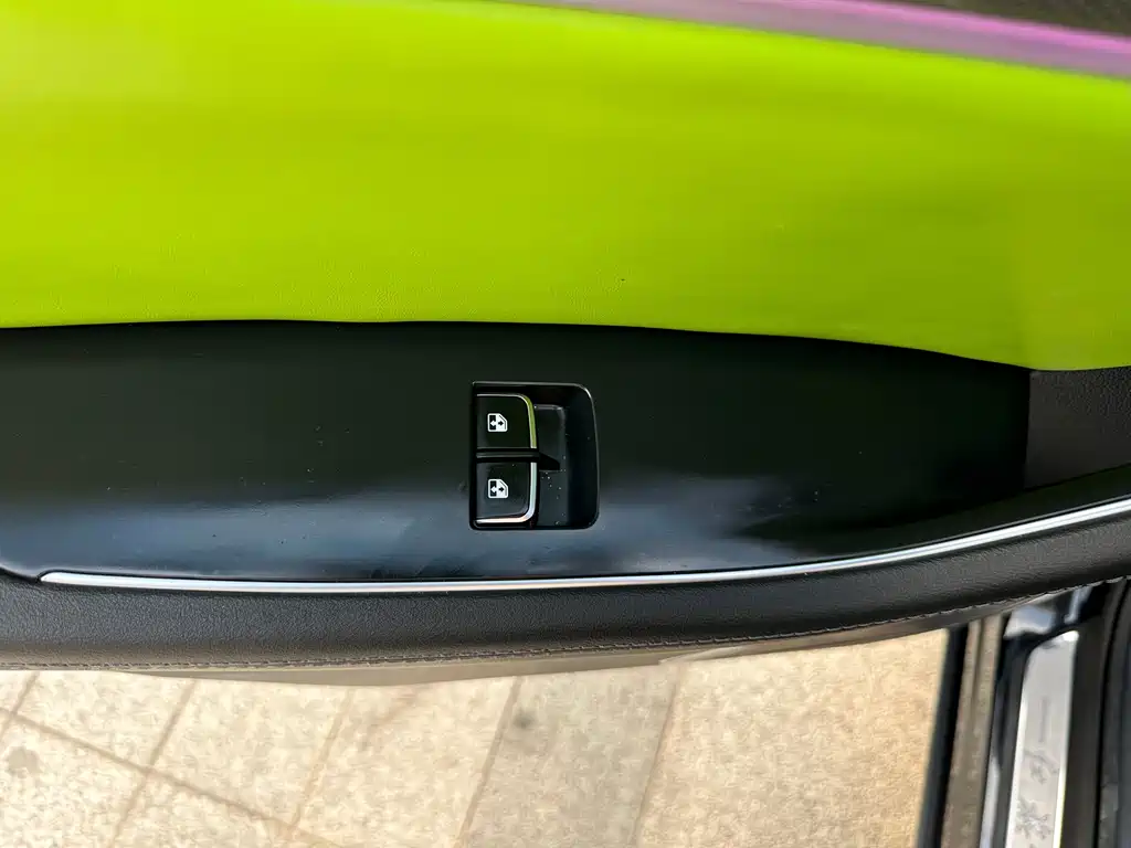 Hongqi Hongqi HS5 2022 2.0T Smart Connect Flag Enjoy Edition 2023 - thumbnail 24