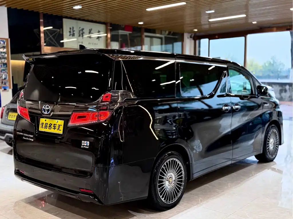 Toyota Alphard 2021 Crown Hybrid 2.5L HV Luxury Version 2023 - thumbnail 4
