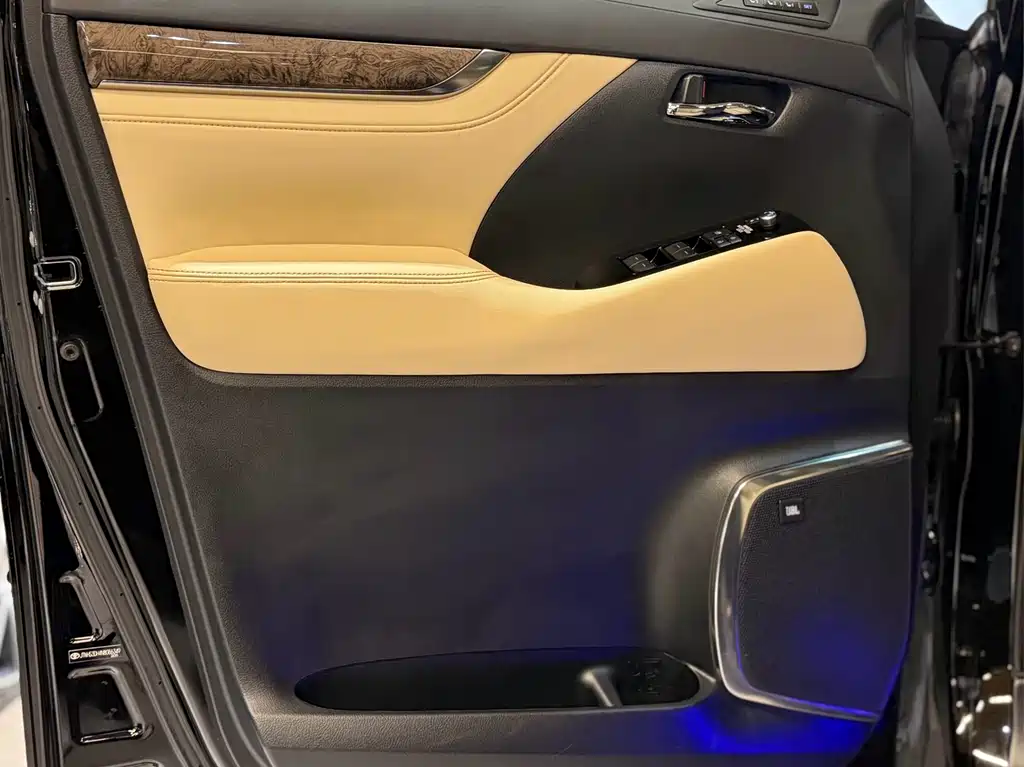 Toyota Alphard 2021 Crown Hybrid 2.5L HV Luxury Version 2023 - thumbnail 9