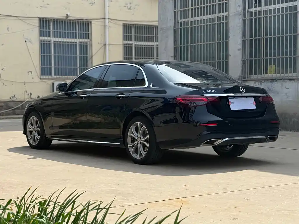 Mercedes-Benz Mercedes-Benz E-Class 2023 Model Year Facelift E 300 L Sport Fashion Edition 2023 - thumbnail 9