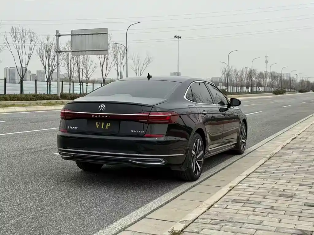 Volkswagen Volkswagen Passat 2022 330TSI Luxury Starry Sky Edition 2021 - thumbnail 9