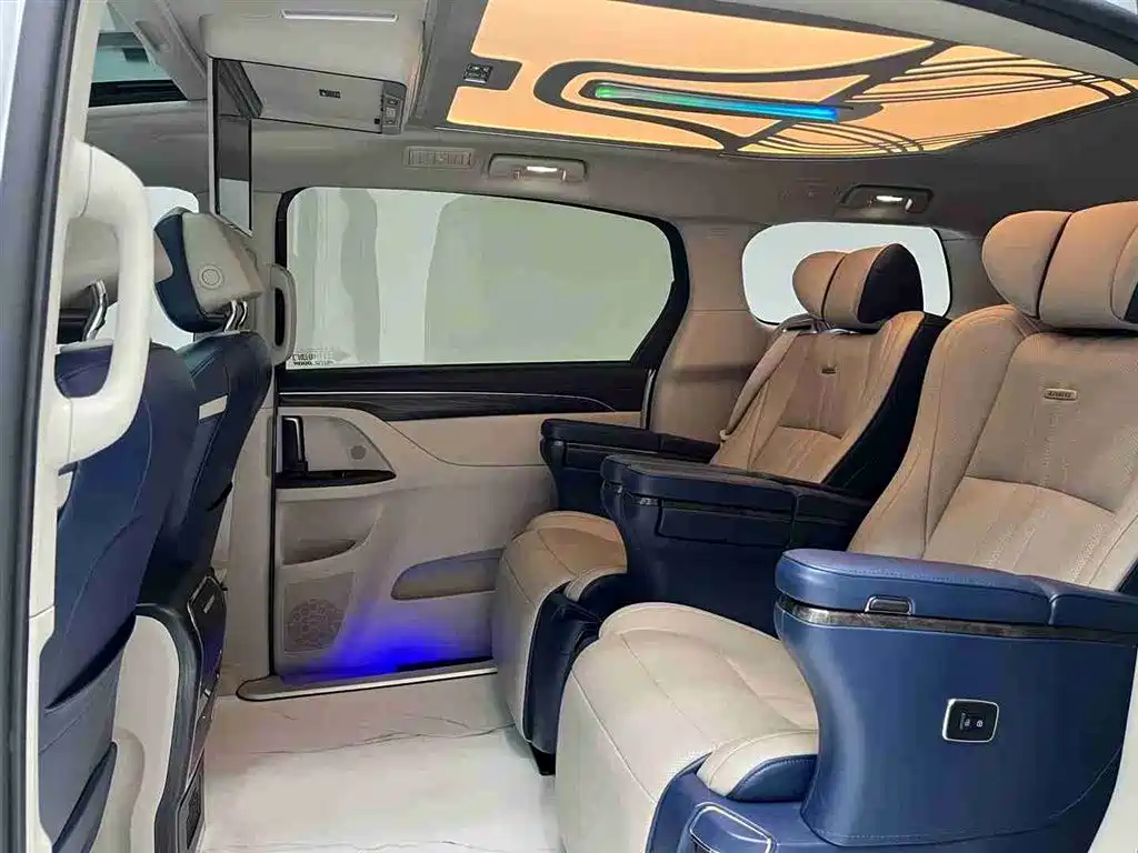 Buick Buick GL8 2023 ES Landmark Comfort Edition 2023 - thumbnail 6