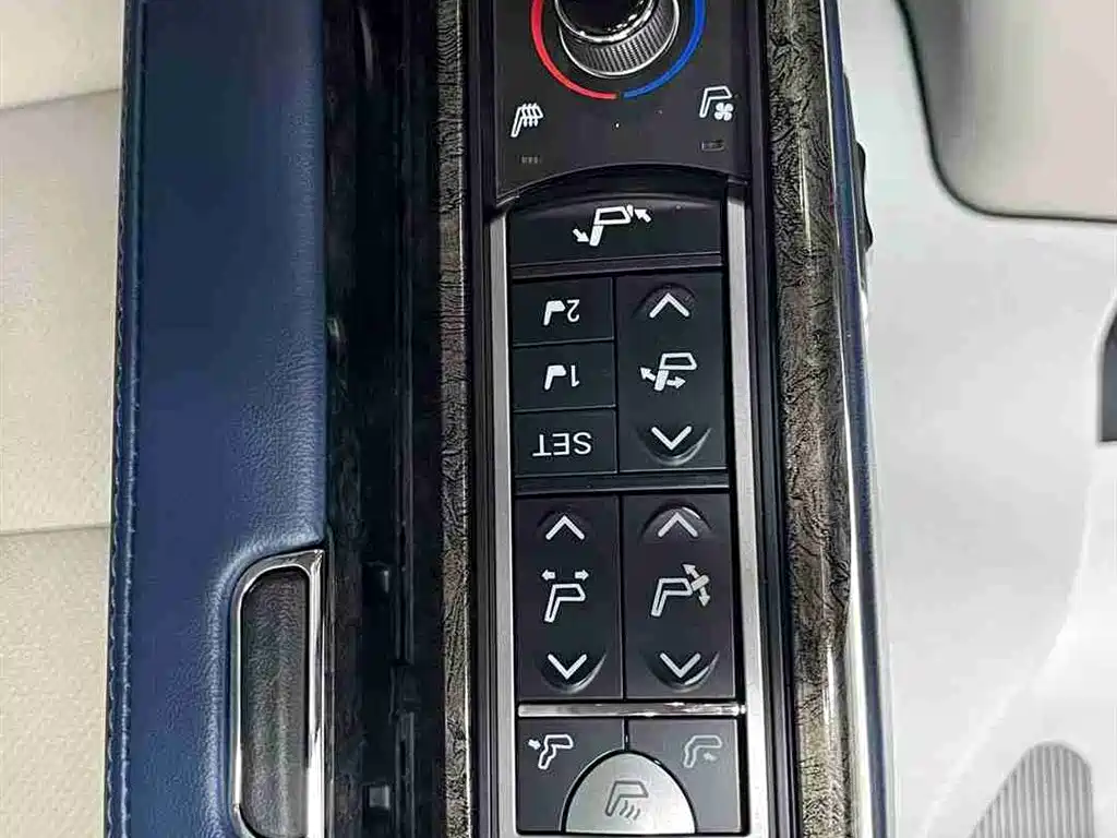 Buick Buick GL8 2023 ES Landmark Comfort Edition 2023 - thumbnail 18