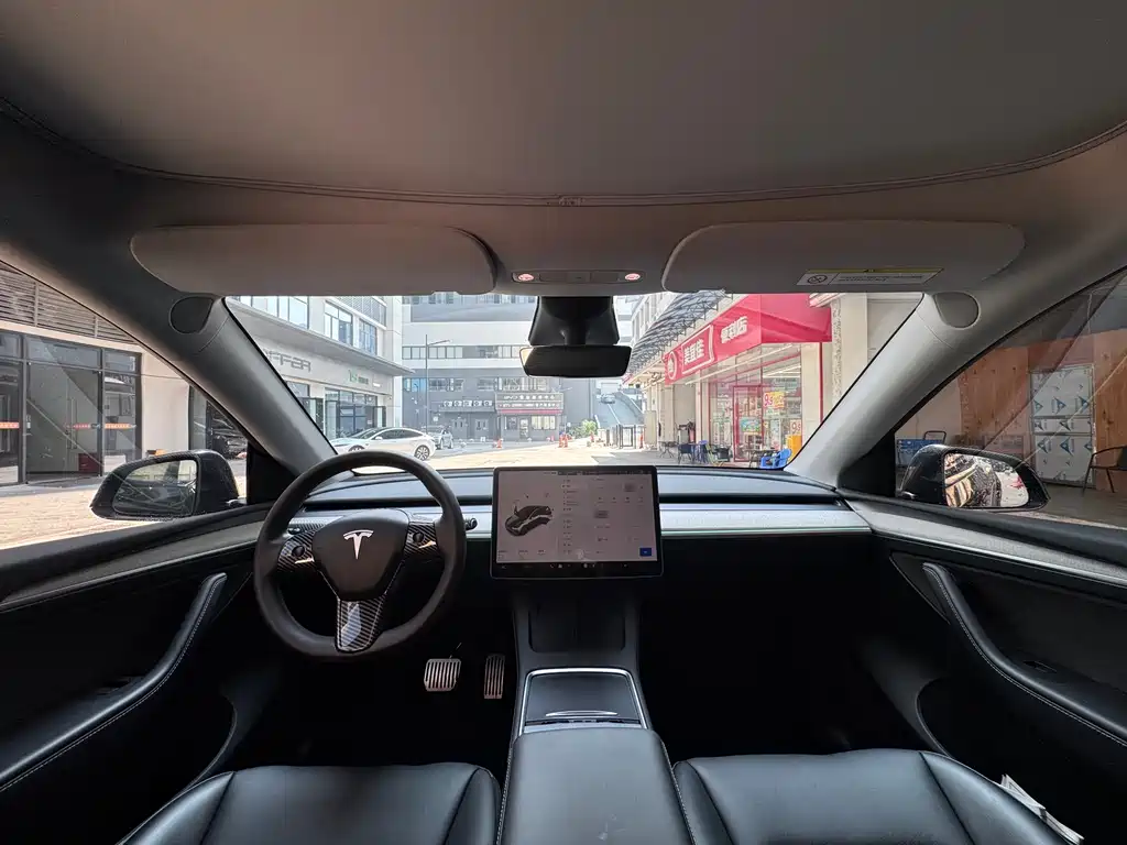 Tesla Model Y 2023 Rear-Wheel Drive 2024 - thumbnail 5