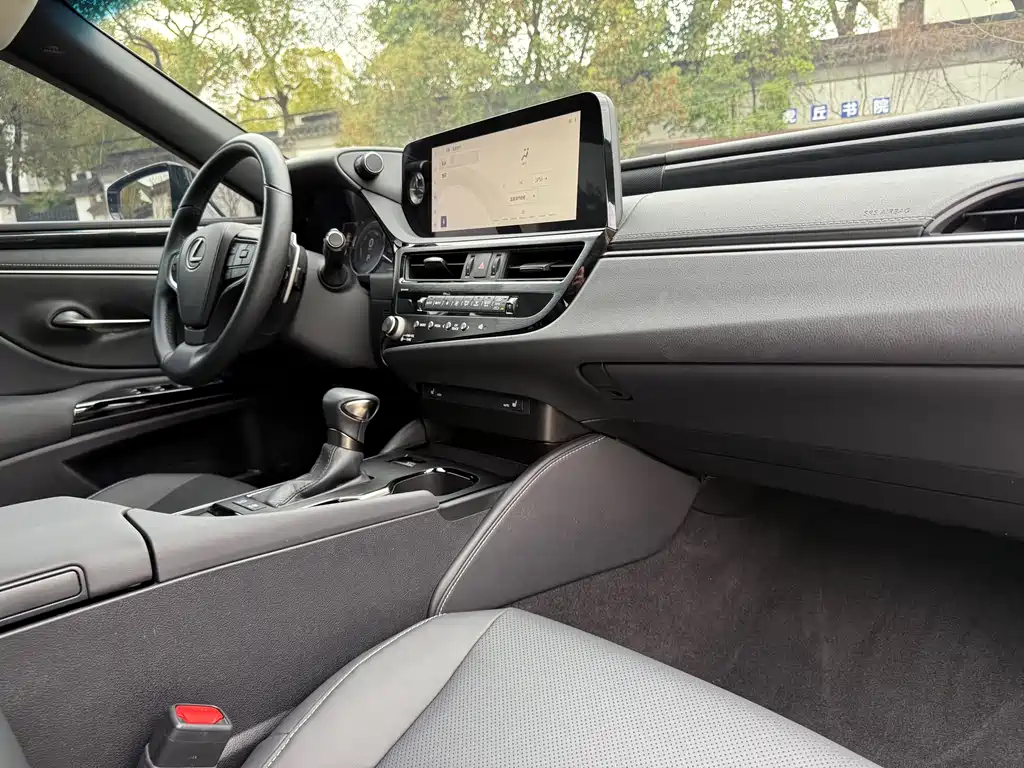 Lexus Lexus ES 300h 2022 Excellence Edition 2022 - thumbnail 3
