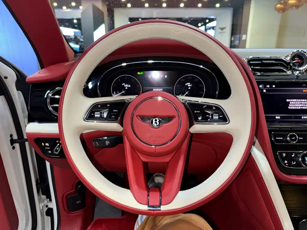 Bentley Bentayga 2023 4.0T V8 Extended Wheelbase 2023 - thumbnail 8