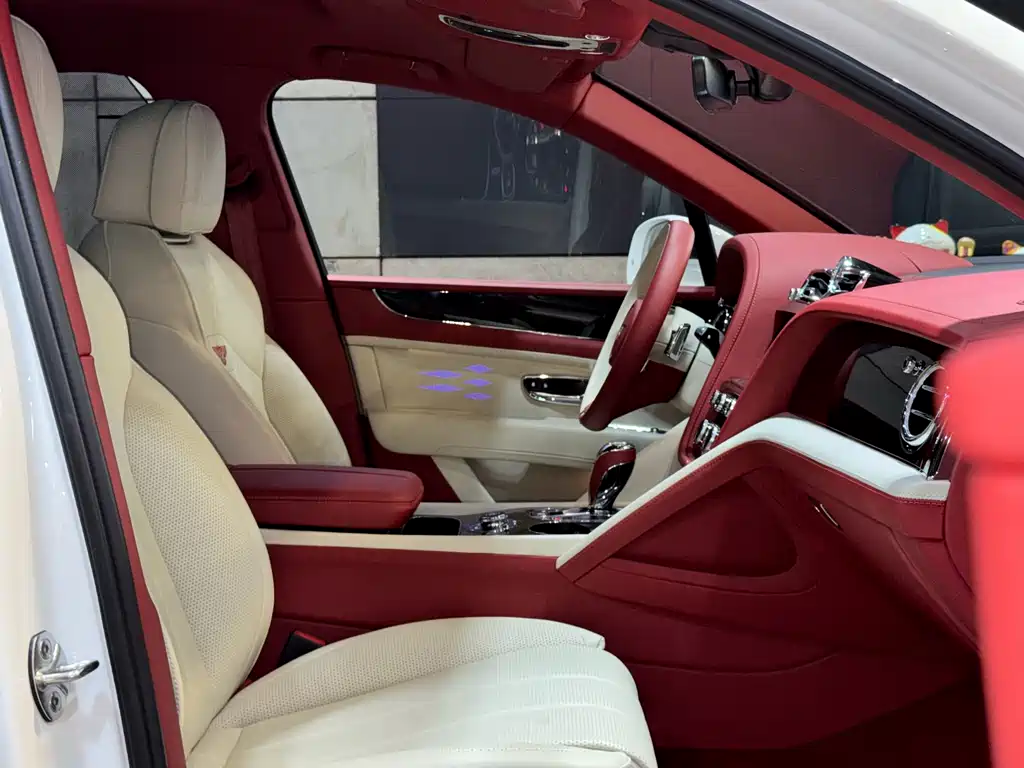Bentley Bentayga 2023 4.0T V8 Extended Wheelbase 2023 - thumbnail 15