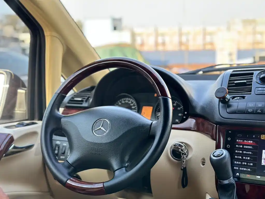 Mercedes-Benz Vito 2015 3.0L Elite Edition 2017 - thumbnail 13