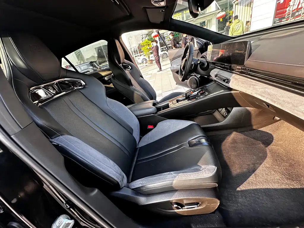 GAC Trumpchi Shadow Leopard 2023 400T Automatic R MAX 2023 - thumbnail 11