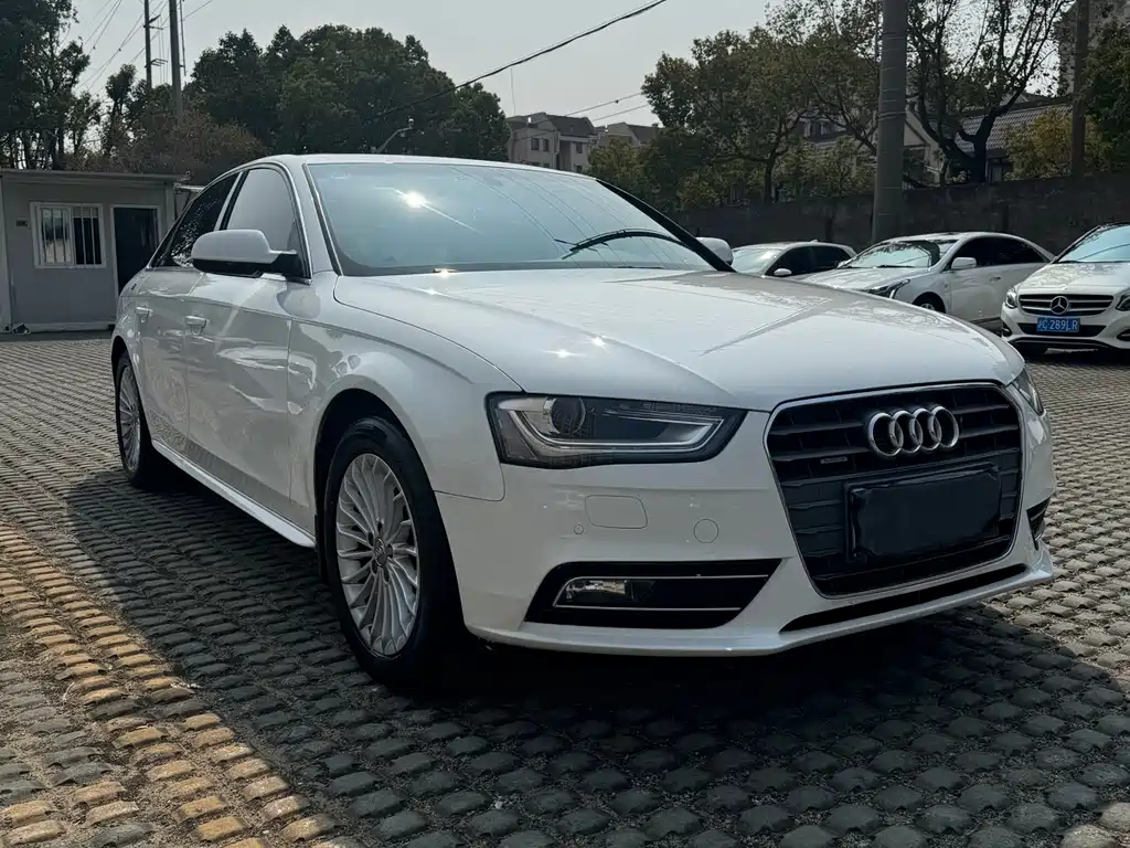 Audi Audi A4L 2013 35 TFSI Automatic Standard Model 2013 - thumbnail 3