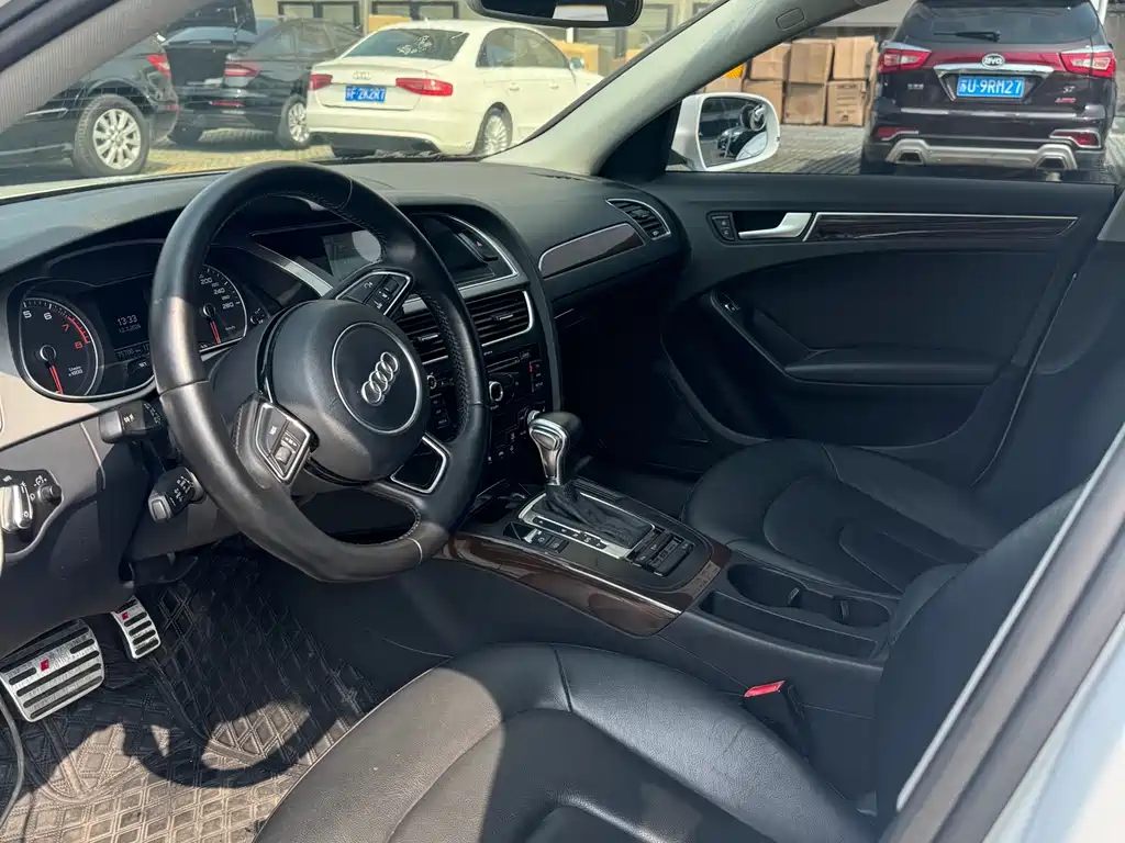 Audi Audi A4L 2013 35 TFSI Automatic Standard Model 2013 - thumbnail 4